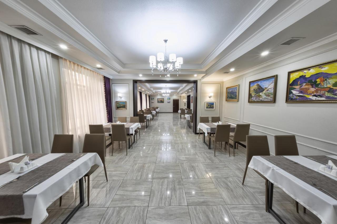 Osh Grand Hotel Chavo Exteriér fotografie