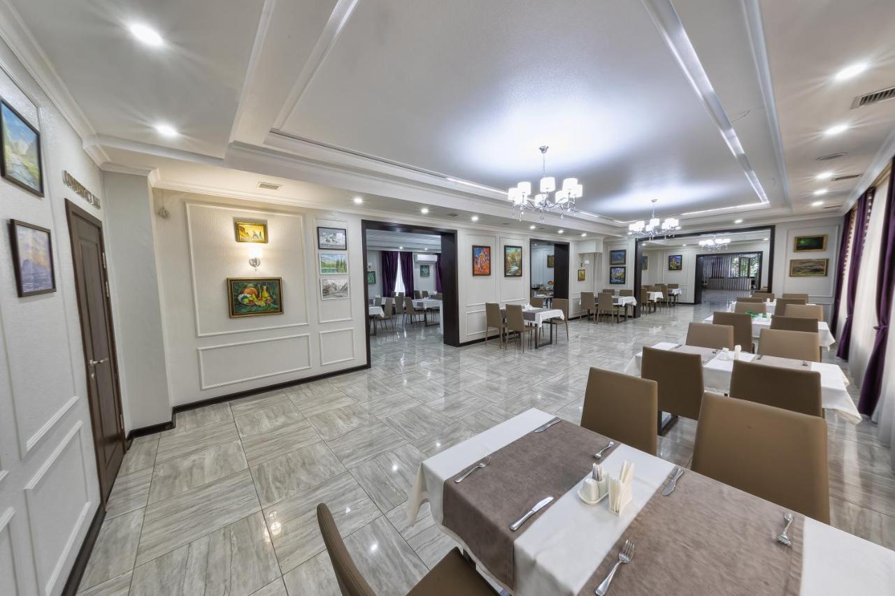 Osh Grand Hotel Chavo Exteriér fotografie